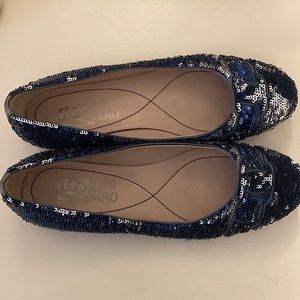 Salvatore Ferragamo Sequin Vara Size 6.5 7 EUC Silver Blue Metallic Ballet Flats